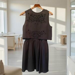 Elegant Black Sleeveless Dress Any Occasion All Season